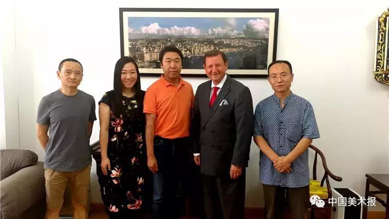 展形象举旗帜育新人,展艺术风采育时代新人