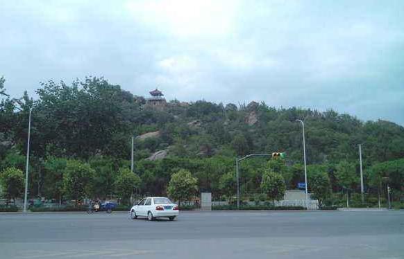 济南锅炉厂地块有动静了，力高君逸府临时售楼处开放