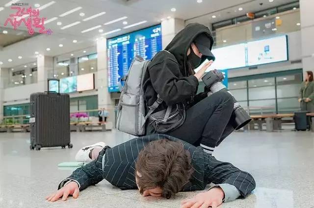 生活就像臭水沟又臭又恶心,如果生活像一滩死水