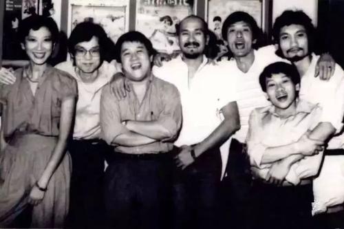 曾志伟妻子去世，引出一段港片江湖父子隐秘往事