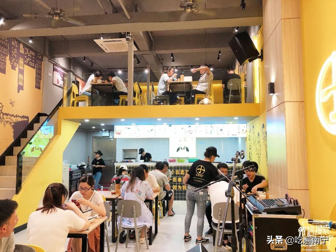 广西南宁富兴街富民夜市,南宁中山路夜市和富兴夜市哪个好