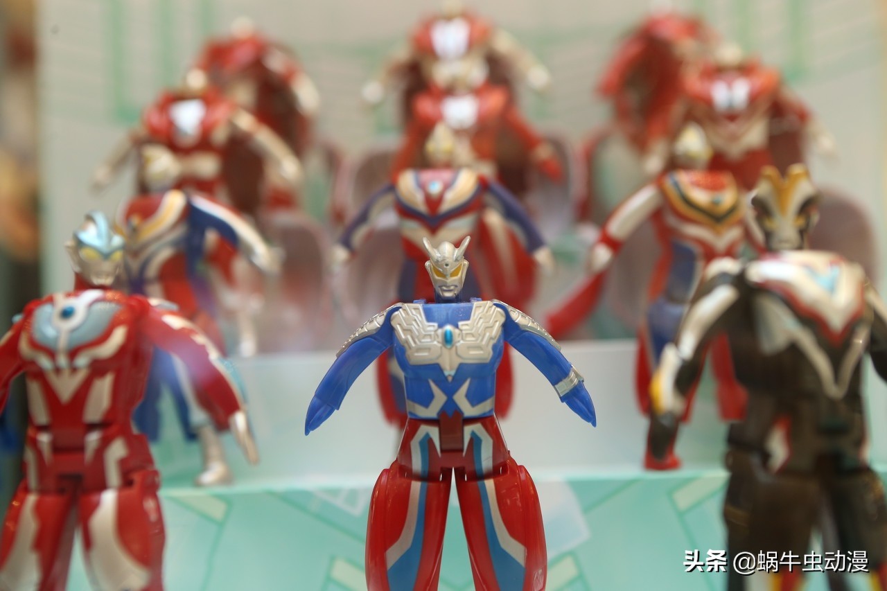 蓝色奥特曼名字对应图片,奥特曼模组英文名字叫什么