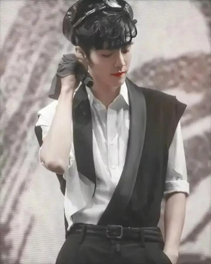 肖战的衣品是自己搭的吗,肖战衣品高清图片