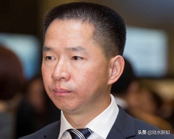 同样是“抄袭”,海澜之家赚34亿,它却巨亏20亿,关店4000家