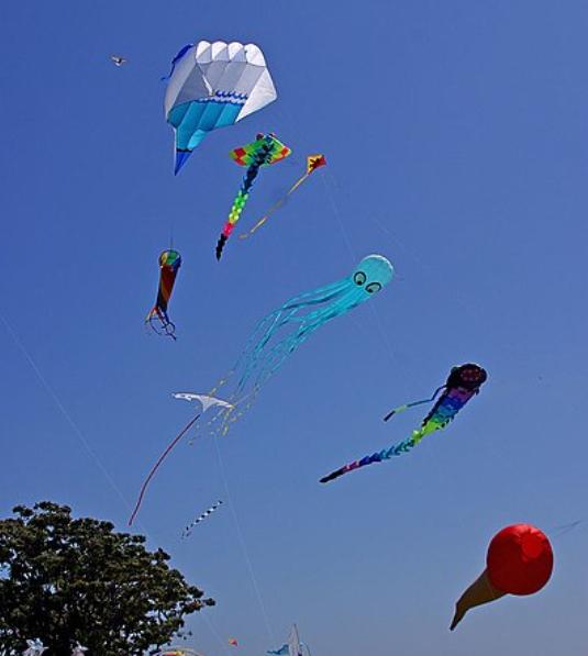 如何给风筝增加升力,让风筝飞起来的视频
