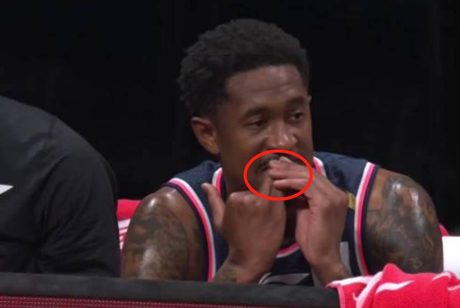 马尚布鲁克斯单脚跳离场,马尚布鲁克斯最新消息会续约吗