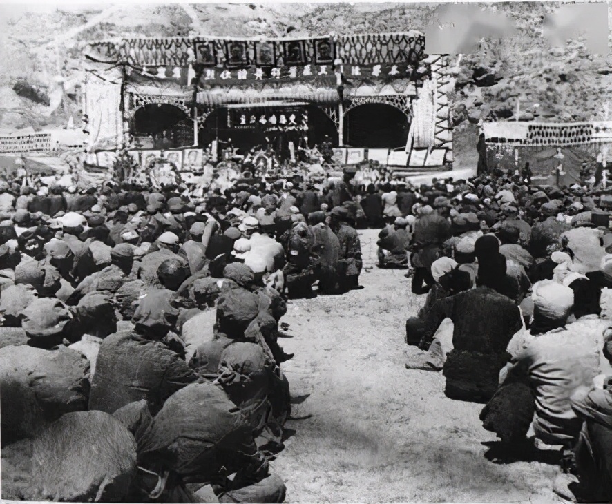 叶挺将军一家4人同时遇难，失事飞机上隐藏着怎样的秘密和阴谋？