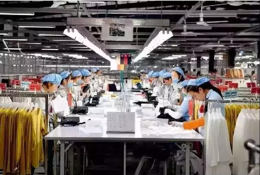 安踏入职第一天,安踏返场鞋