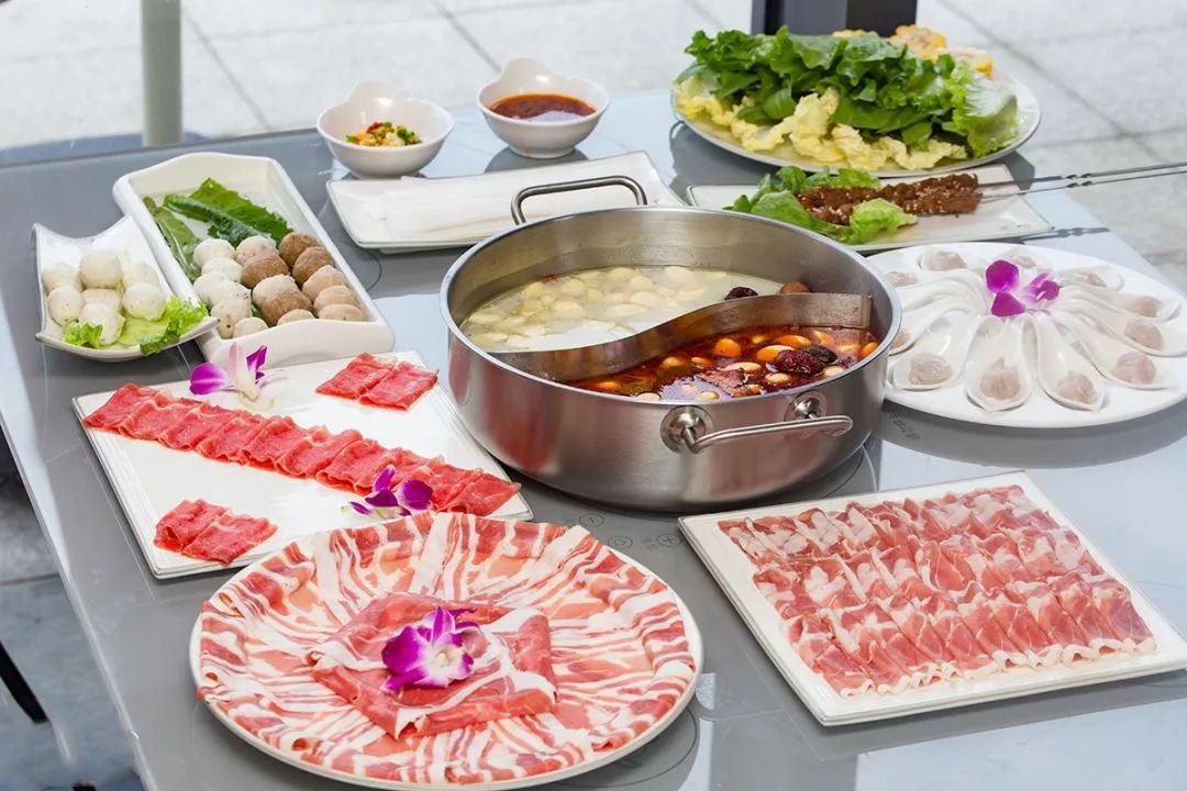 贵阳下班去哪里玩,贵阳住哪吃美食方便