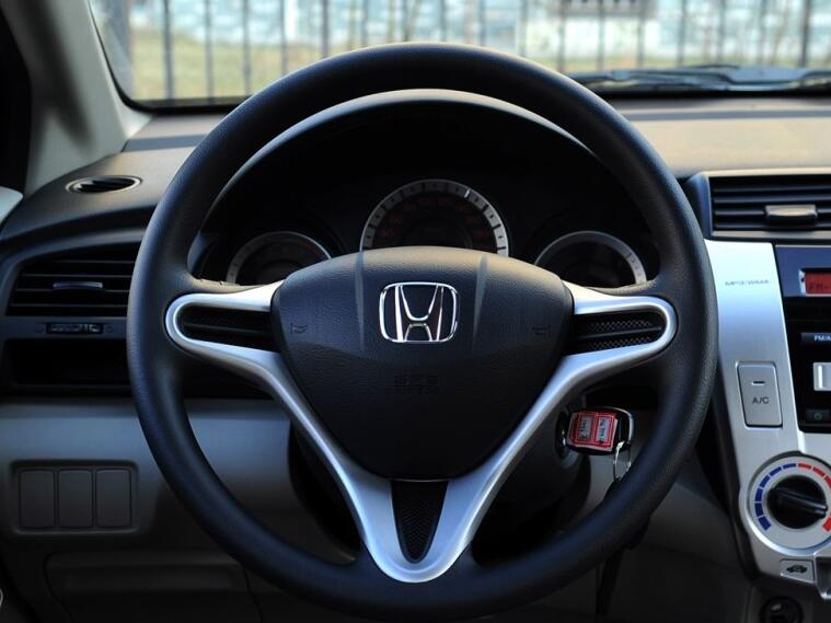 福建锋范一万多二手车,山东一万多的本田锋范