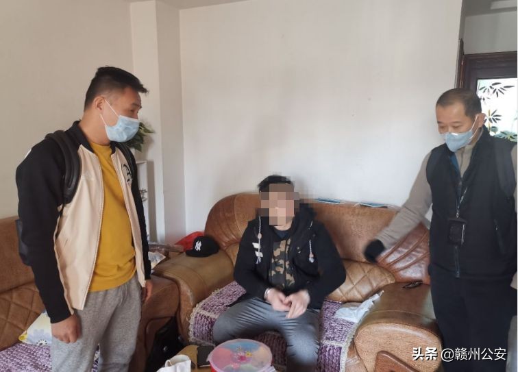 假卖口罩真诈骗民警循迹破案,贩卖假口罩被抓