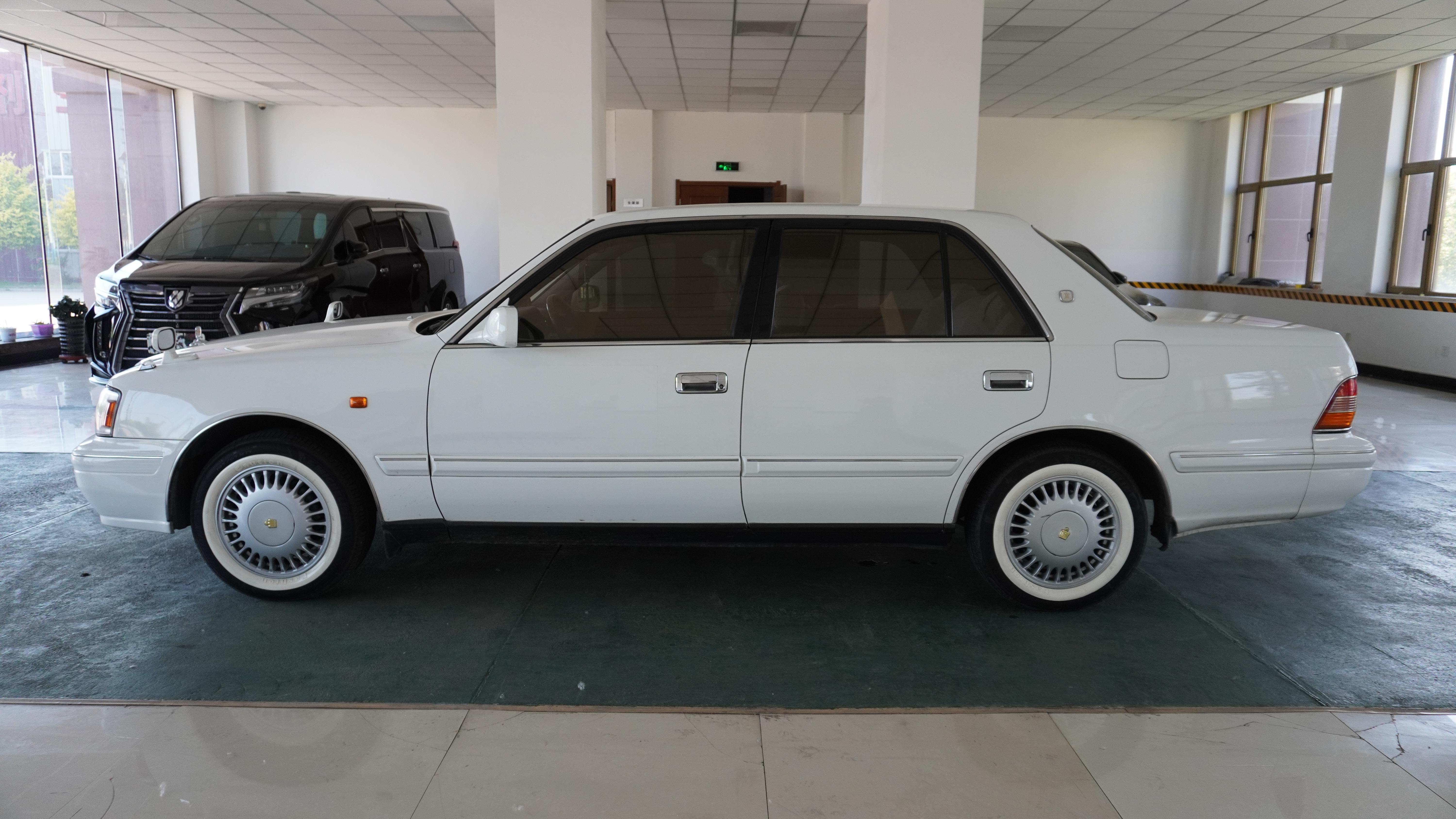 一个懂你的老友,2018款日本试驾丰田皇冠第15代