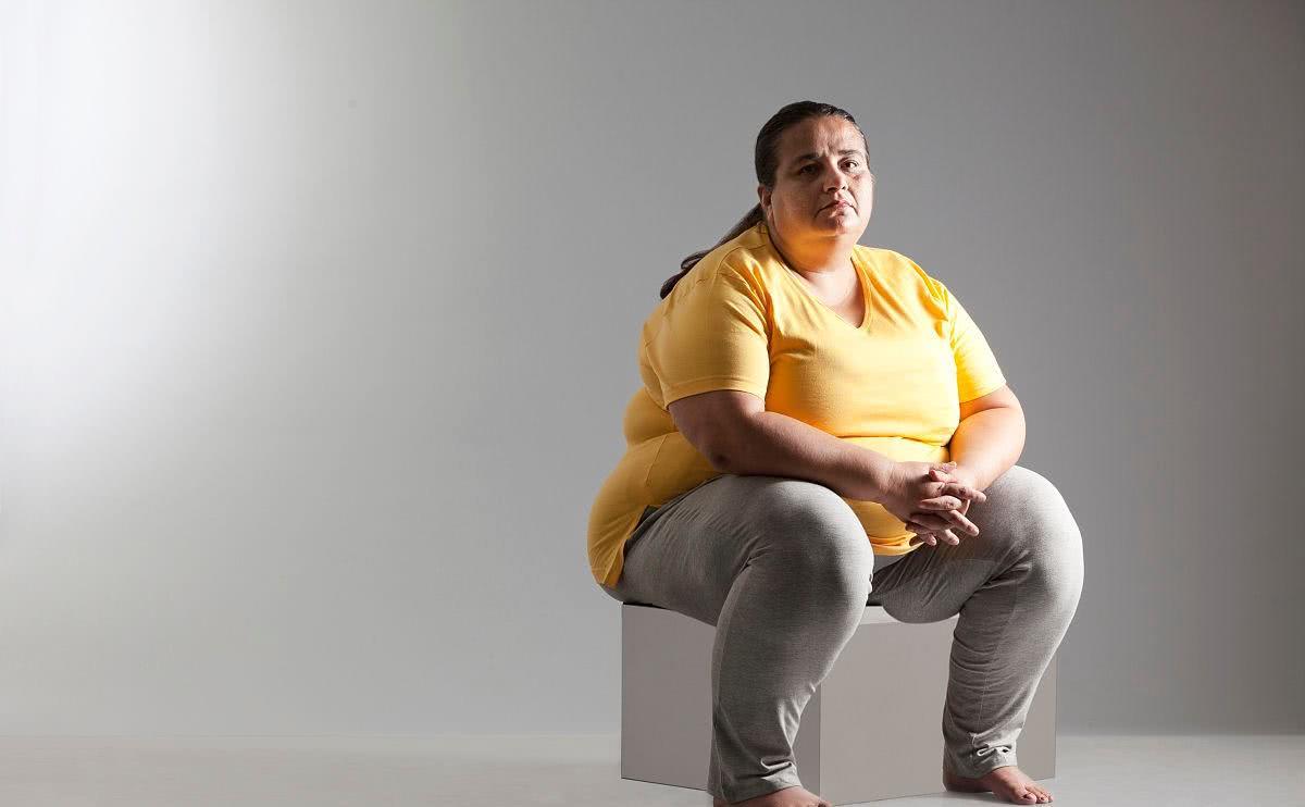 女性漏尿是啥原因引起的怎么治疗,女性漏尿可能是什么原因导致的