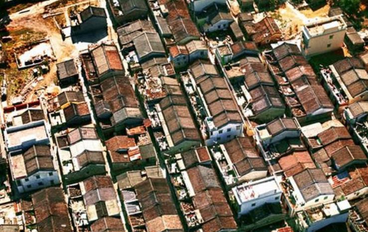 香港国际金融中心是哪一年盖的,香港金融中心形成历史