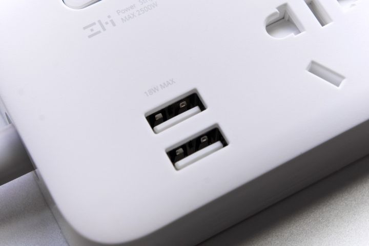 新型插座充电慢,插座不够用就用这款扩展插座
