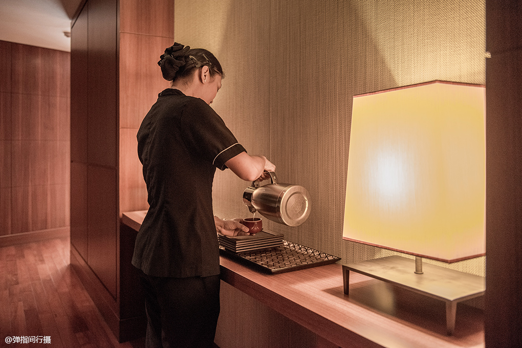 细品光彩琉璃中的东方韵味，澳门旅居的奢雅华贵尽汇于此