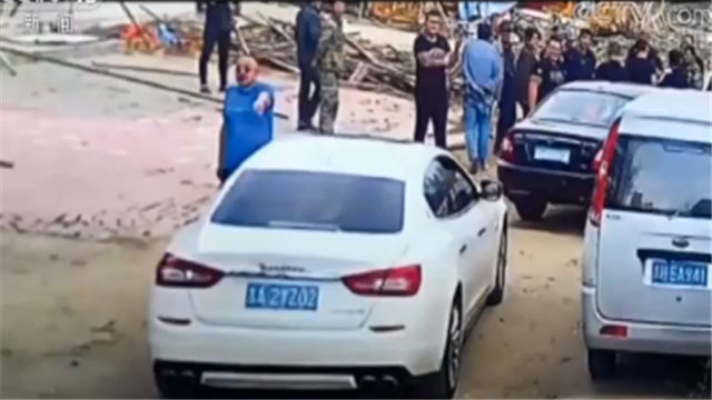 郭兴等17人利用“软*力暴**”非法*债讨**一案宣判