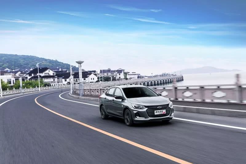 雪佛兰科沃兹试驾抖不抖,雪佛兰科沃兹手动挡试驾视频