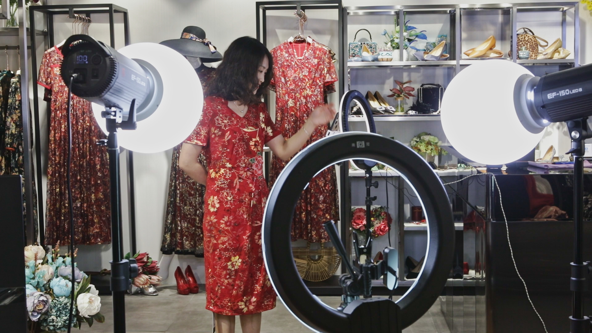 白马服装市场做直播,白马服装市场直播秒杀