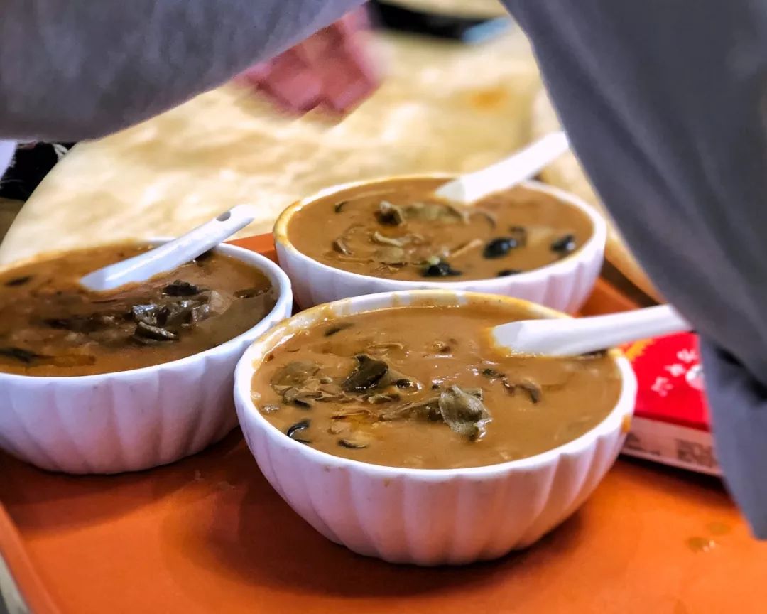 24小时丨郑州，一座被胡辣汤耽误的城市