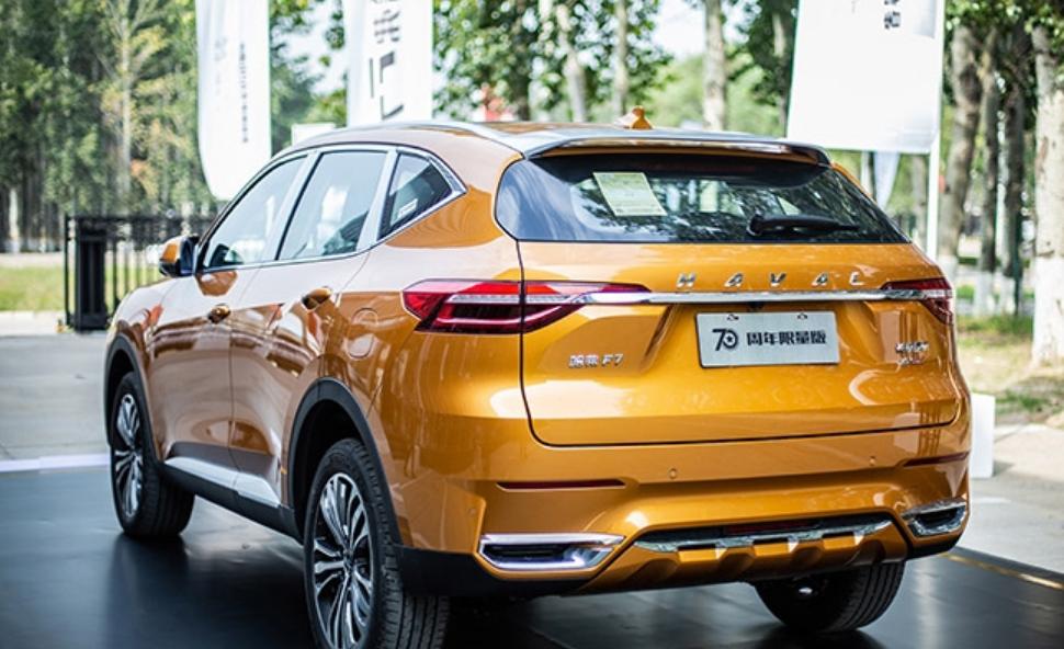 金色汽车耐看显档次吗,金色车身代表尊贵