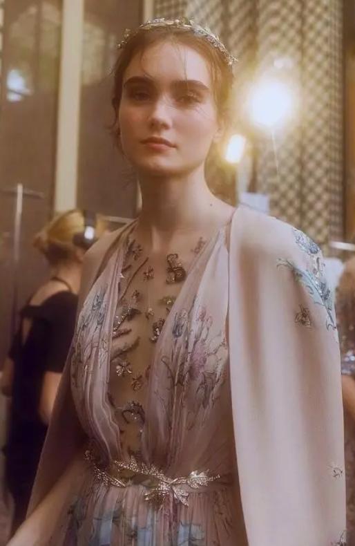 黎巴嫩爆炸发生后，巩俐章子怡的挚爱无声落泪……