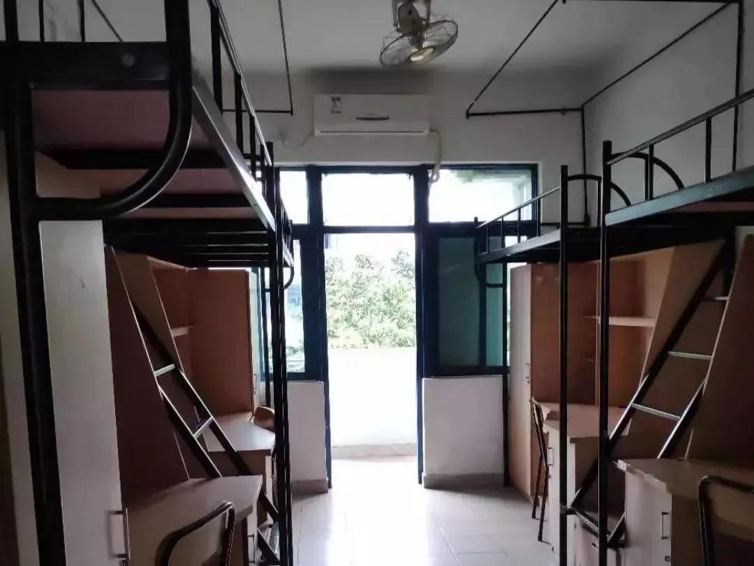 大学宿舍5人间哪个最好,《大学》宿舍对比