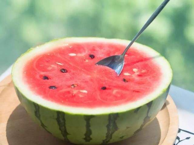 体寒的能吃西瓜吗,体寒的人能吃黄瓜和西瓜吗