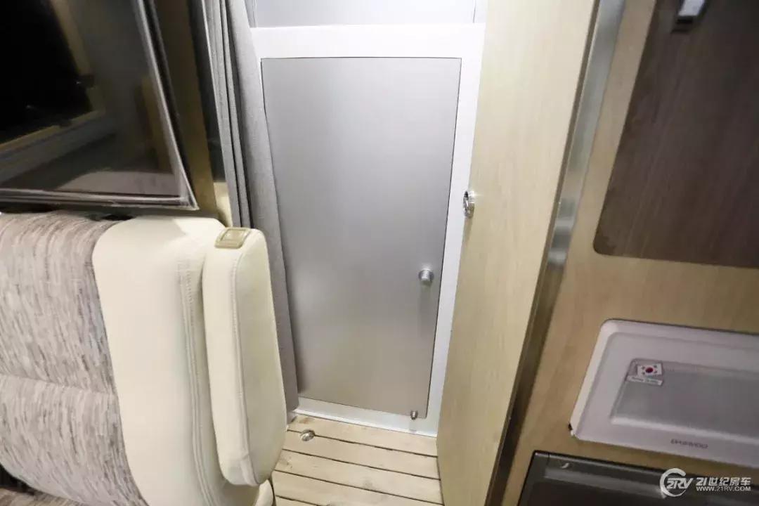 四驱带差速锁越野原厂房车,低顶四驱越野房车介绍