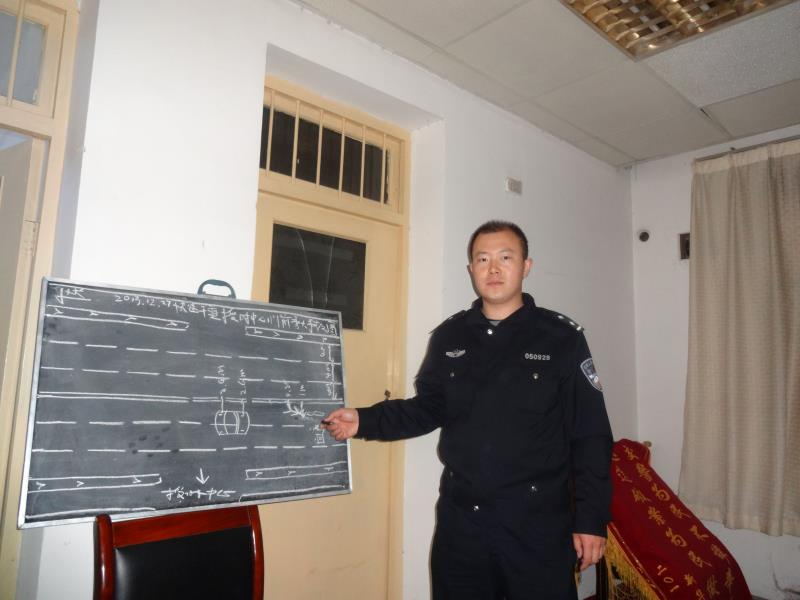 一张流程图既方便了群众又提升了效率西安临潼交警李晓东自创的交通事故处置工作法一举两得