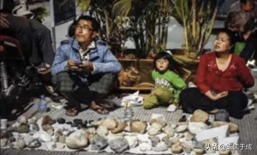 云南瑞丽市孔雀舞,云南瑞丽翡翠市场位置全攻略