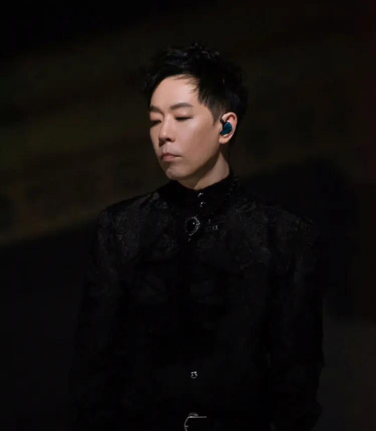 朱茵是黄贯中火的时候认识的吗,黄贯中说朱茵是他一生最大的运气