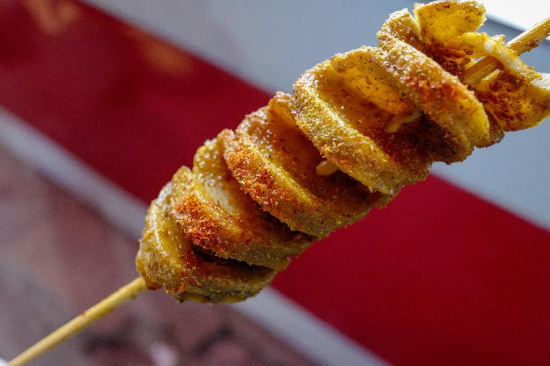 附近步行街美食推荐3-4人餐,人均30就能在江边尽享美食