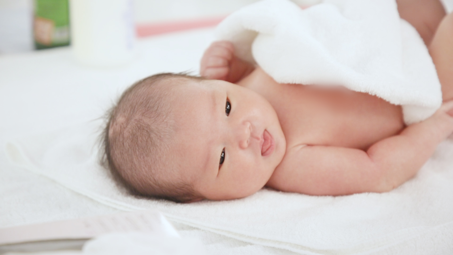 宝宝爽身粉会致癌吗,爽身粉会对婴儿有早熟的危害吗