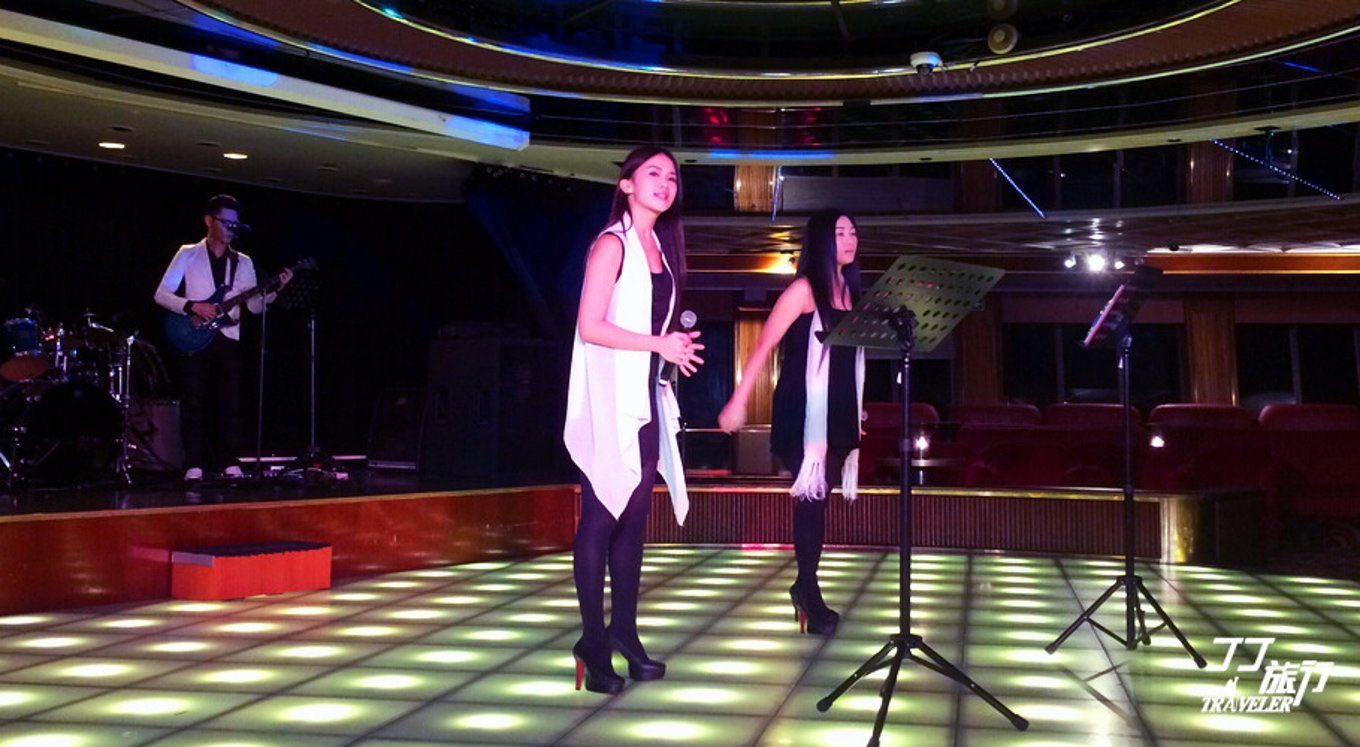 形容一个邮轮很豪华很大怎么说,不动声色可以形容美景吗