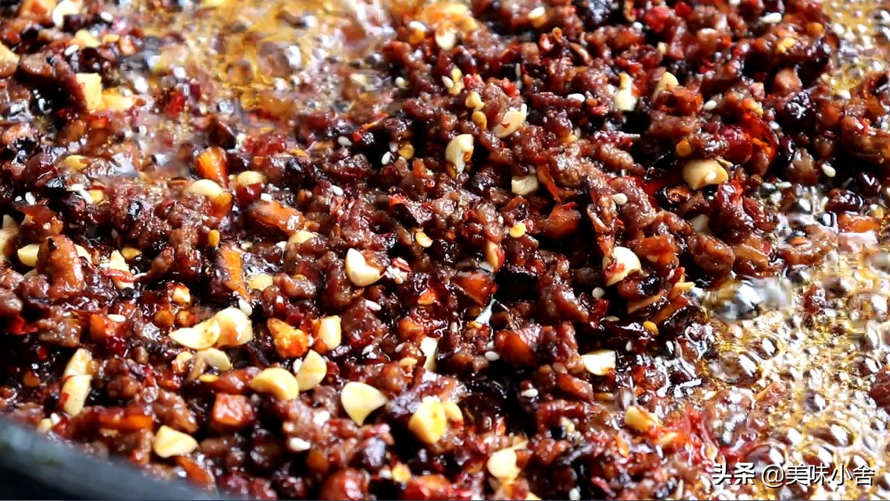 正宗牛肉酱香菇,牛肉香菇香辣酱制作的全过程