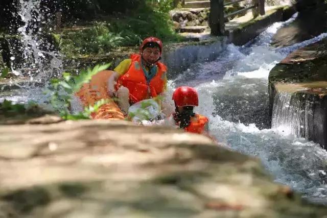 抓住夏日的尾巴来游泳吧,博罗漂流