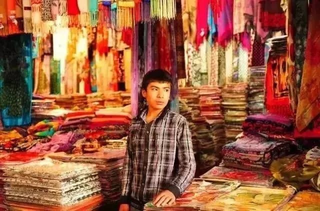 新疆喀什到巴基斯坦需要怎么过去,喀什通巴基斯坦公路