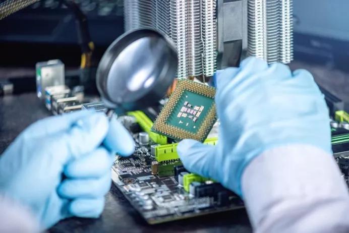 四层板中间层需要铺铜吗,4公分厚度贴地板影响地热吗