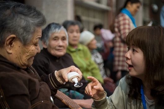 亚马逊高科技老人产品 (亚马逊适合老年人的产品)