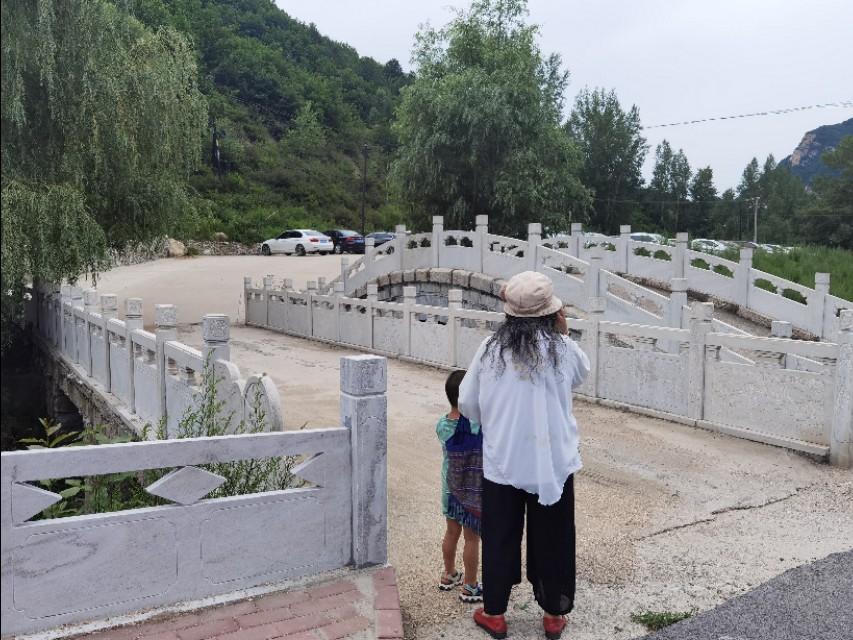 宿在驼梁，感受一种无忧的生活/郝贵云