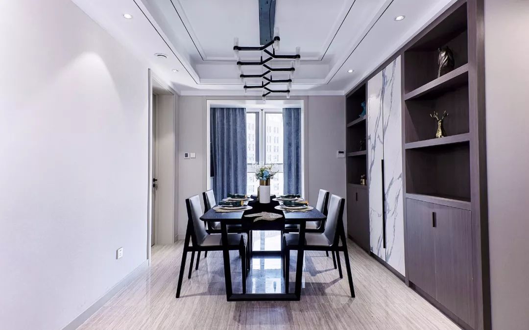 定制餐边柜子不显压抑,定制餐边柜留空