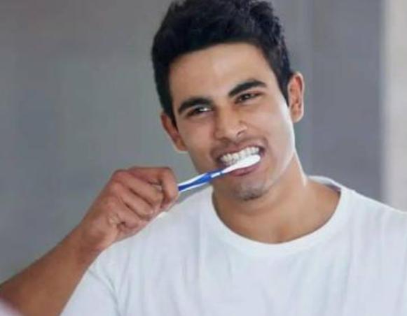 牙龈萎缩为什么不可逆,牙龈萎缩龈下刮治后萎缩更严重