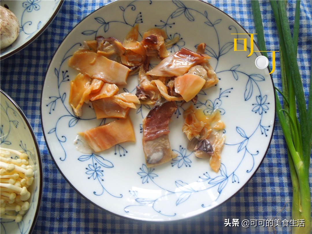 墨鱼干炖干蘑菇,墨鱼干煲汤搭配什么菌菇