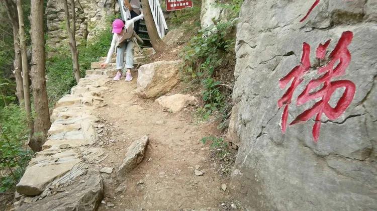 济南灵岩大佛山景区,济南灵岩寺大佛风景区