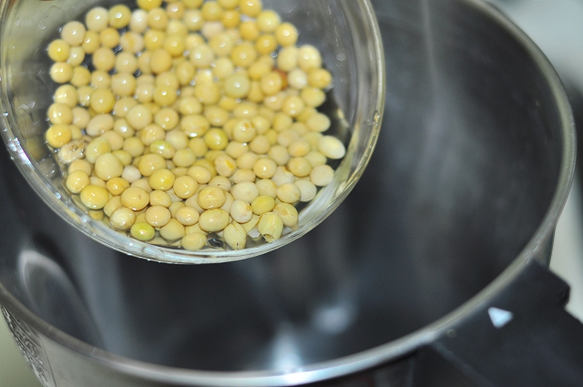 喝茶解酒还是喝蜂蜜解酒,蜂蜜水解酒好还是喝茶解酒好