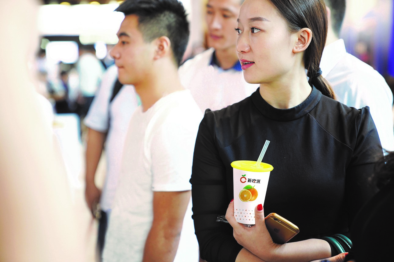 新橙派果汁机器人操作视频,新橙派果汁机器人售价