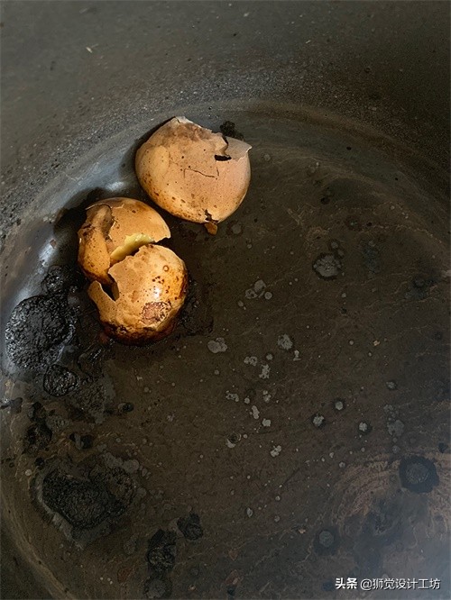 拍一张照片就能设计成一幅海报,一张人像图片做成海报构图