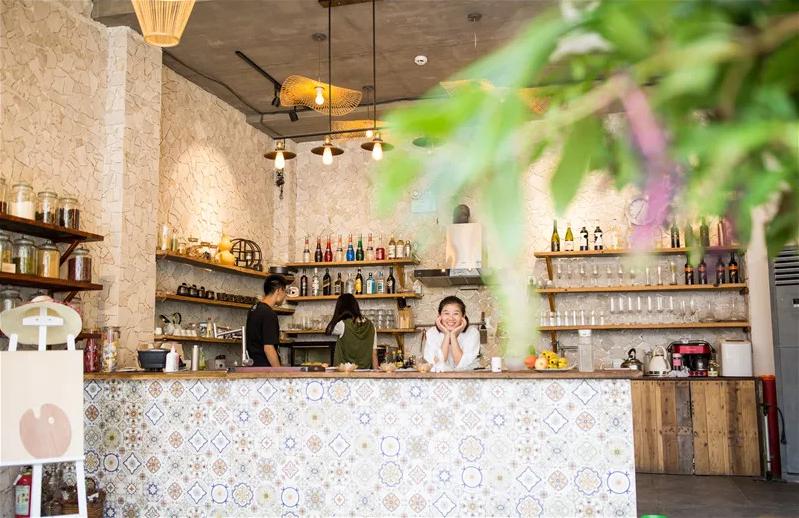 莫干山幽静住宿,莫干山恒温泳池度假酒店