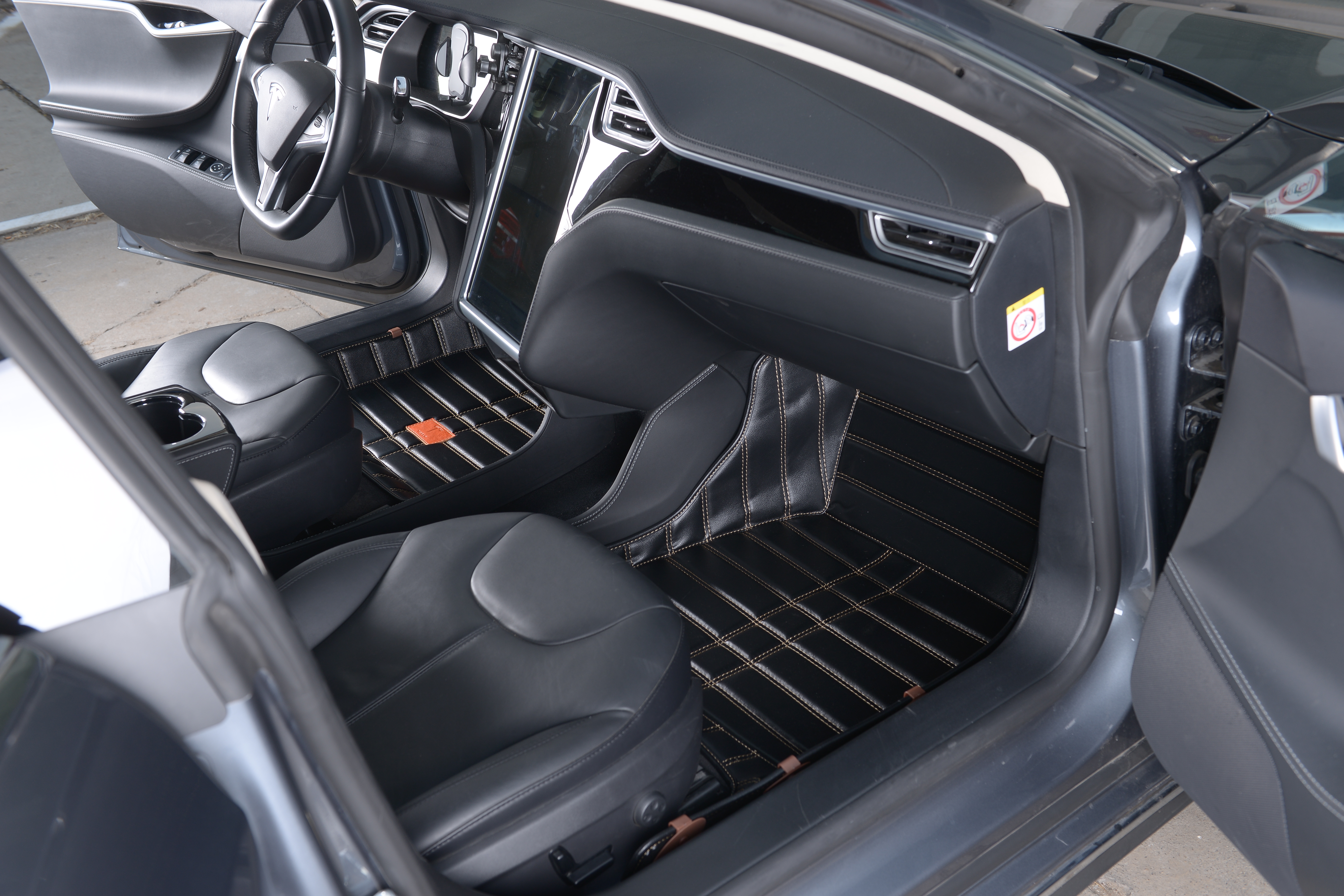 汽车脚垫哪种款式最好,汽车脚垫哪种材质比较好